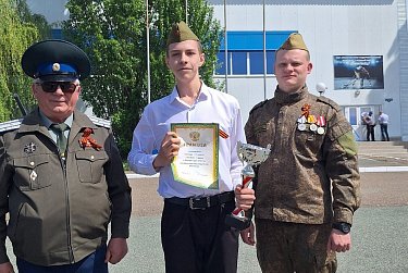 Строем и с песней!